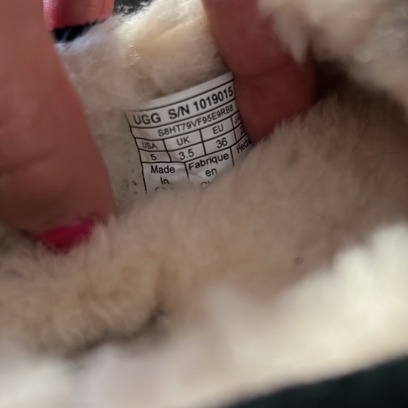 UGG - Picture 5 of 8